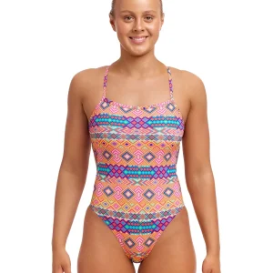 Maillot de bain une-pièce Twisted pour femmes - Devil in Detail